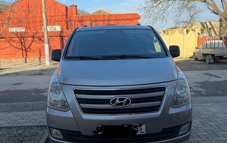 Hyundai H-1 II рестайлинг, 2014 год, 2 280 000 рублей, 1 фотография