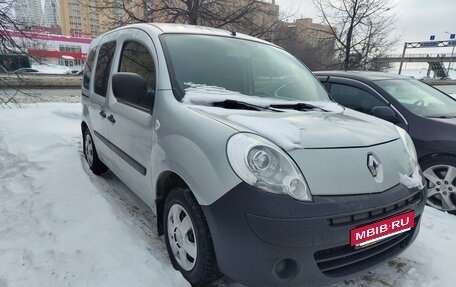 Renault Kangoo II рестайлинг, 2011 год, 800 000 рублей, 1 фотография