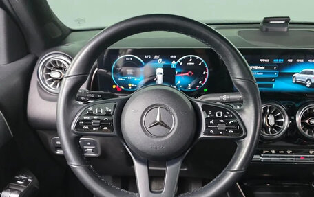 Mercedes-Benz GLB, 2022 год, 2 300 000 рублей, 11 фотография