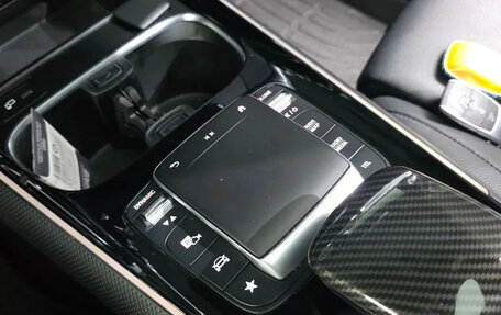 Mercedes-Benz GLB, 2022 год, 2 300 000 рублей, 15 фотография