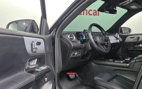 Mercedes-Benz GLB, 2022 год, 2 300 000 рублей, 6 фотография