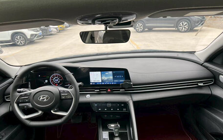 Hyundai Elantra, 2022 год, 1 350 000 рублей, 5 фотография