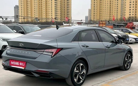 Hyundai Elantra, 2022 год, 1 350 000 рублей, 2 фотография