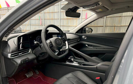 Hyundai Elantra, 2022 год, 1 350 000 рублей, 6 фотография