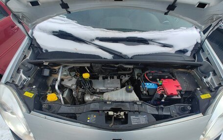 Renault Kangoo II рестайлинг, 2011 год, 800 000 рублей, 16 фотография