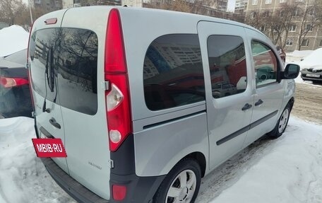 Renault Kangoo II рестайлинг, 2011 год, 800 000 рублей, 3 фотография