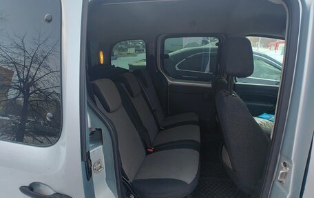 Renault Kangoo II рестайлинг, 2011 год, 800 000 рублей, 17 фотография