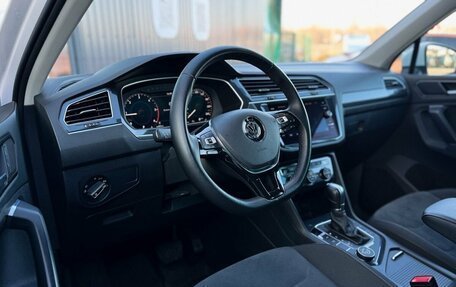 Volkswagen Tiguan II, 2018 год, 2 700 000 рублей, 10 фотография