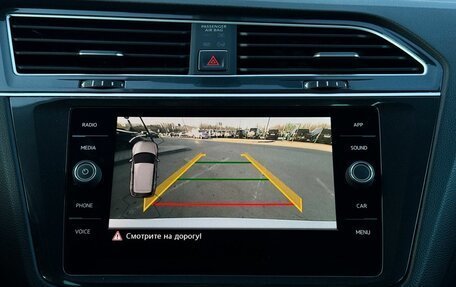 Volkswagen Tiguan II, 2018 год, 2 700 000 рублей, 20 фотография