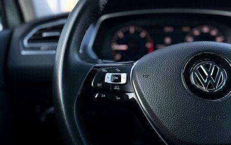 Volkswagen Tiguan II, 2018 год, 2 700 000 рублей, 23 фотография