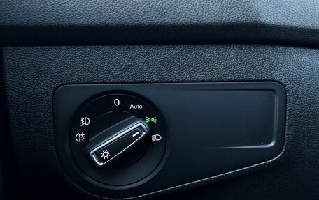 Volkswagen Tiguan II, 2018 год, 2 700 000 рублей, 26 фотография