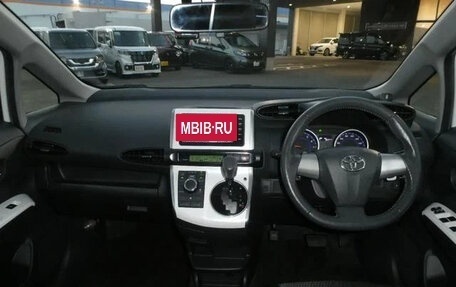 Toyota Wish II, 2016 год, 1 232 000 рублей, 7 фотография