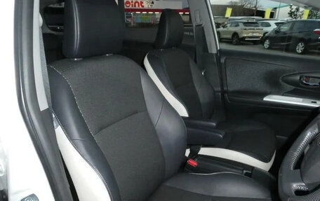 Toyota Wish II, 2016 год, 1 232 000 рублей, 11 фотография