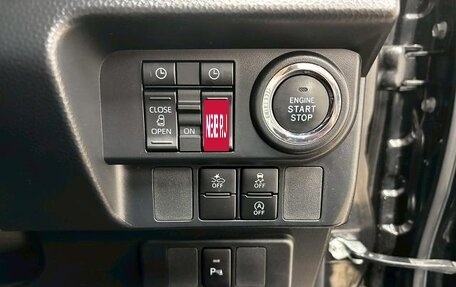 Toyota Roomy I, 2021 год, 745 325 рублей, 24 фотография