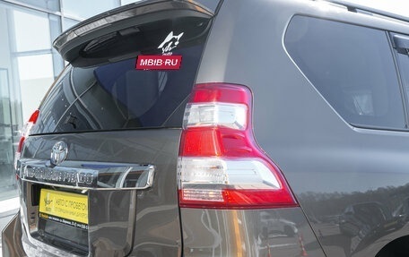 Toyota Land Cruiser Prado 150 рестайлинг 2, 2015 год, 4 398 000 рублей, 7 фотография