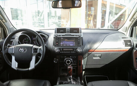 Toyota Land Cruiser Prado 150 рестайлинг 2, 2015 год, 4 398 000 рублей, 18 фотография