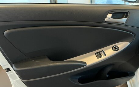 Hyundai Solaris II рестайлинг, 2014 год, 1 095 000 рублей, 21 фотография