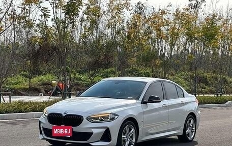 BMW 1 серия, 2022 год, 1 980 000 рублей, 1 фотография