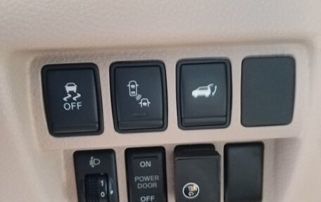 Nissan Quest IV, 2011 год, 1 950 000 рублей, 12 фотография