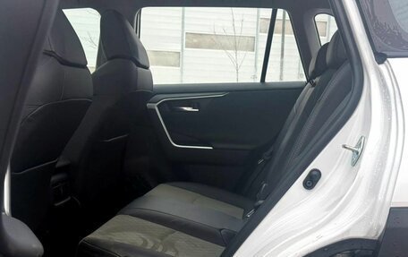 Toyota RAV4, 2025 год, 4 355 000 рублей, 22 фотография