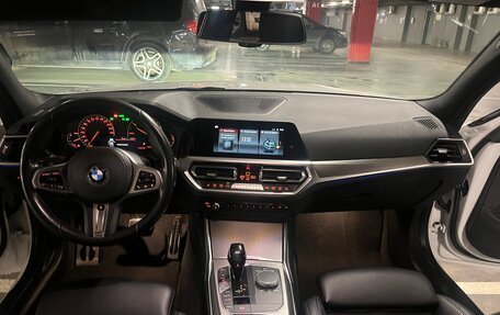 BMW 3 серия, 2019 год, 3 200 000 рублей, 17 фотография