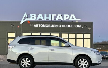 Mitsubishi Outlander III рестайлинг 3, 2013 год, 1 350 000 рублей, 6 фотография