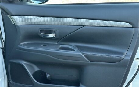 Mitsubishi Outlander III рестайлинг 3, 2013 год, 1 350 000 рублей, 20 фотография