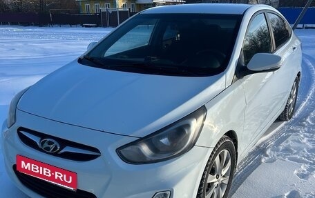 Hyundai Solaris II рестайлинг, 2011 год, 850 000 рублей, 4 фотография