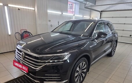 Volkswagen Touareg III, 2019 год, 4 550 000 рублей, 3 фотография