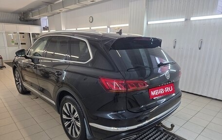 Volkswagen Touareg III, 2019 год, 4 550 000 рублей, 4 фотография