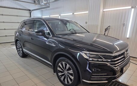 Volkswagen Touareg III, 2019 год, 4 550 000 рублей, 6 фотография