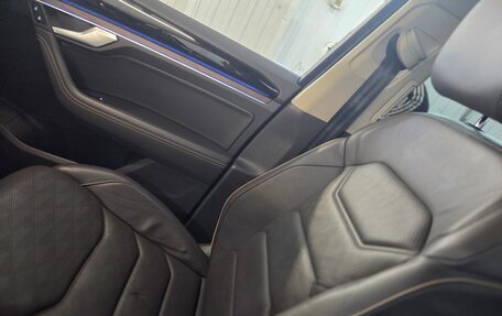Volkswagen Touareg III, 2019 год, 4 550 000 рублей, 12 фотография