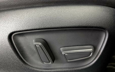 Toyota RAV4, 2024 год, 4 050 000 рублей, 28 фотография