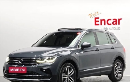 Volkswagen Tiguan II, 2023 год, 3 150 000 рублей, 1 фотография