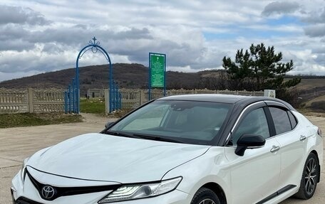 Toyota Camry, 2021 год, 2 600 000 рублей, 1 фотография