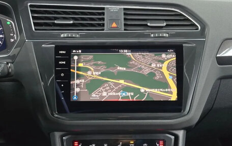 Volkswagen Tiguan II, 2023 год, 3 150 000 рублей, 14 фотография