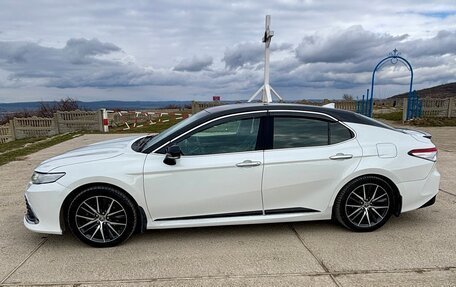 Toyota Camry, 2021 год, 2 600 000 рублей, 10 фотография