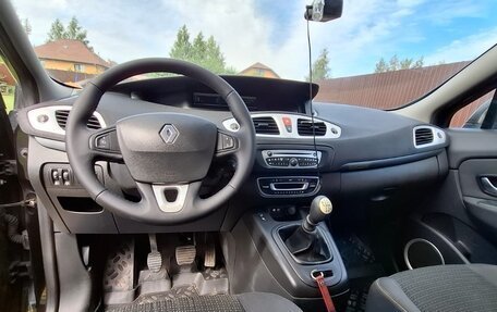 Renault Scenic III, 2009 год, 23 фотография