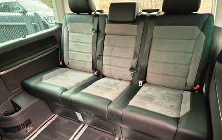 Volkswagen Multivan T6 рестайлинг, 2022 год, 5 750 000 рублей, 7 фотография