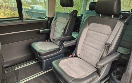 Volkswagen Multivan T6 рестайлинг, 2022 год, 5 750 000 рублей, 6 фотография