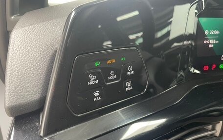 Volkswagen Golf VIII, 2022 год, 2 460 000 рублей, 8 фотография