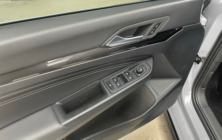 Volkswagen Golf VIII, 2022 год, 2 460 000 рублей, 13 фотография