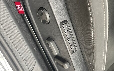 Volkswagen Golf VIII, 2022 год, 2 460 000 рублей, 11 фотография