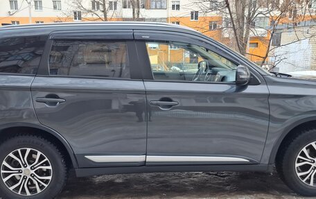 Mitsubishi Outlander III рестайлинг 3, 2016 год, 1 870 000 рублей, 1 фотография