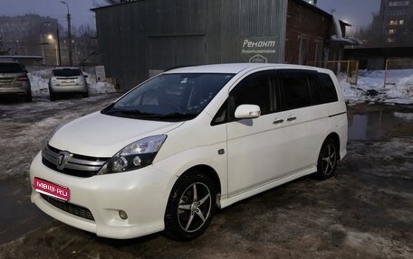 Toyota ISis I, 2013 год, 1 300 000 рублей, 1 фотография
