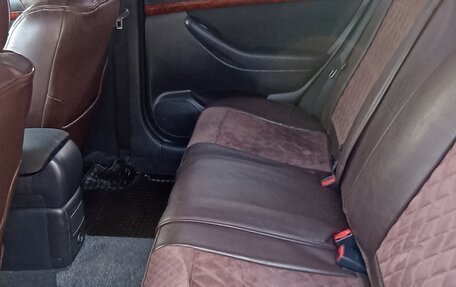 Toyota Avensis III рестайлинг, 2006 год, 820 000 рублей, 15 фотография