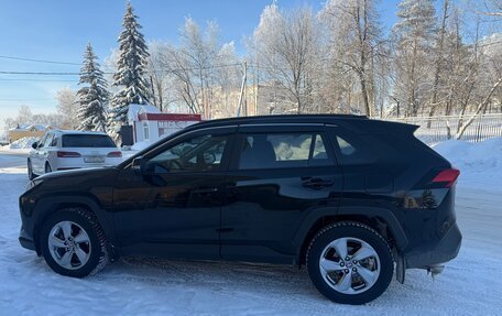 Toyota RAV4, 2021 год, 3 500 000 рублей, 2 фотография