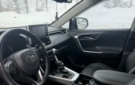 Toyota RAV4, 2021 год, 3 500 000 рублей, 6 фотография