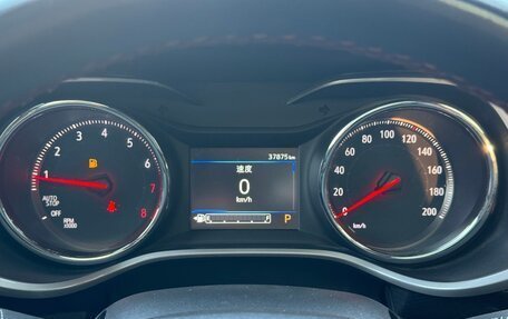 Chevrolet Tracker, 2021 год, 1 630 000 рублей, 6 фотография