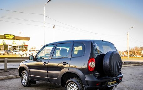 Chevrolet Niva I рестайлинг, 2018 год, 758 000 рублей, 5 фотография